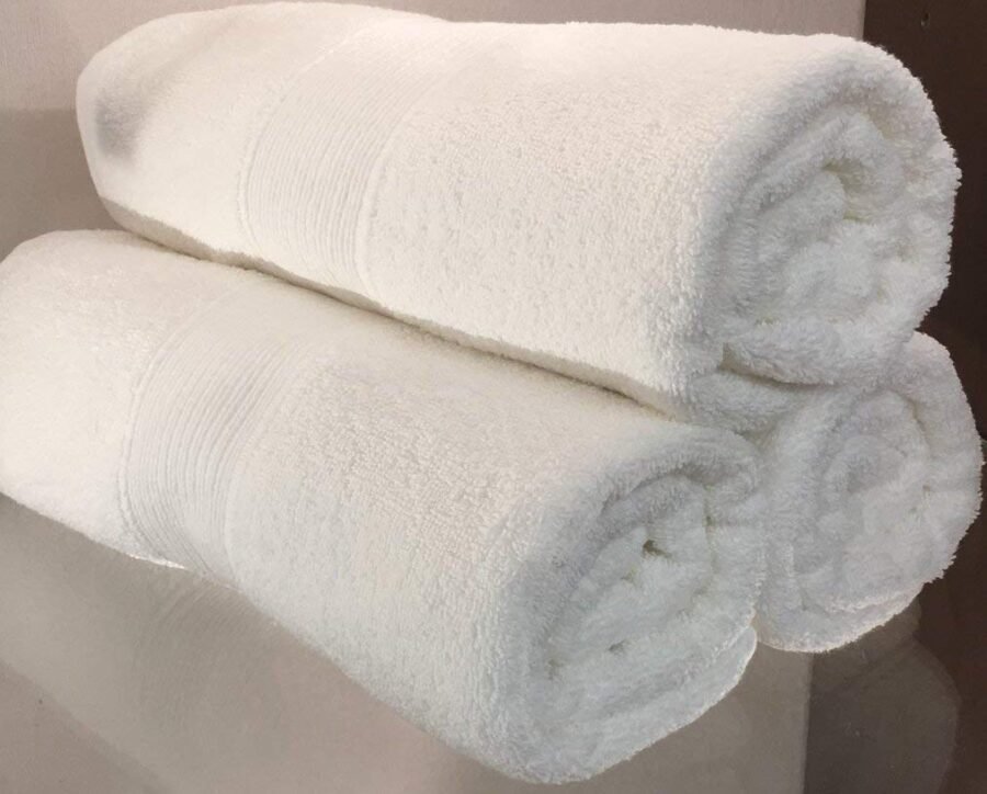 Premium 550 GSM White Bath Towel Set of 3 - Image 4